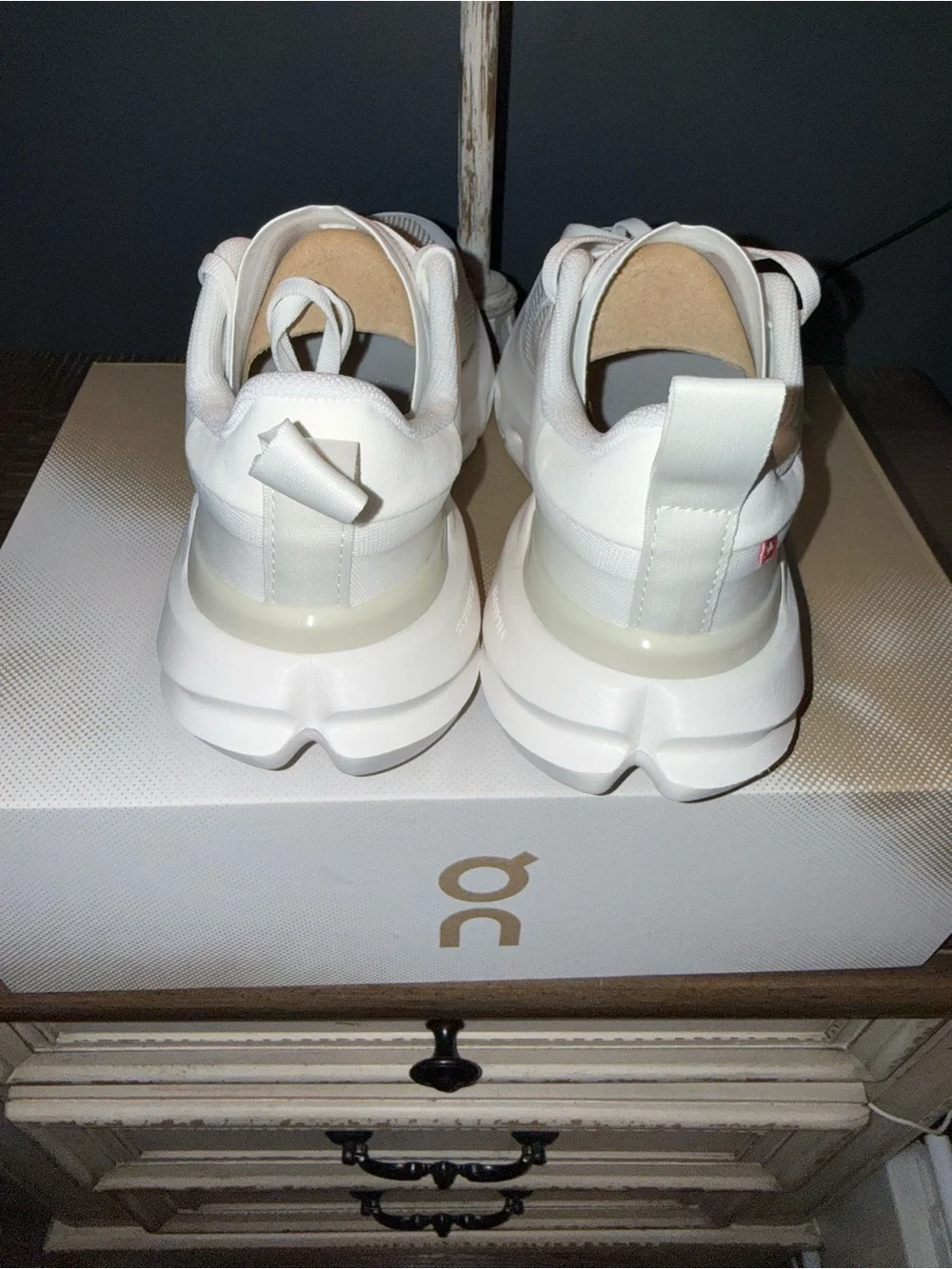 On Cloudpulse Next – Women’s Size 7.5 (White/Ice) BRAND NEW - Picture 7 of 10